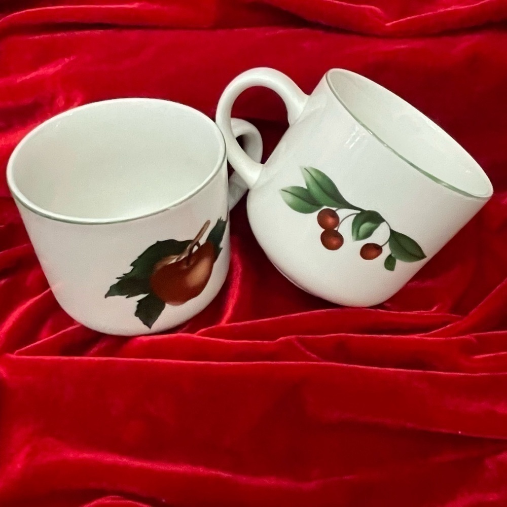 Set of 2 The Cades Cove Collection Mugs